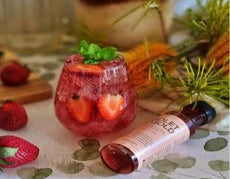 Tasmanian Pepper and Strawberry Mulled Gin Recipe